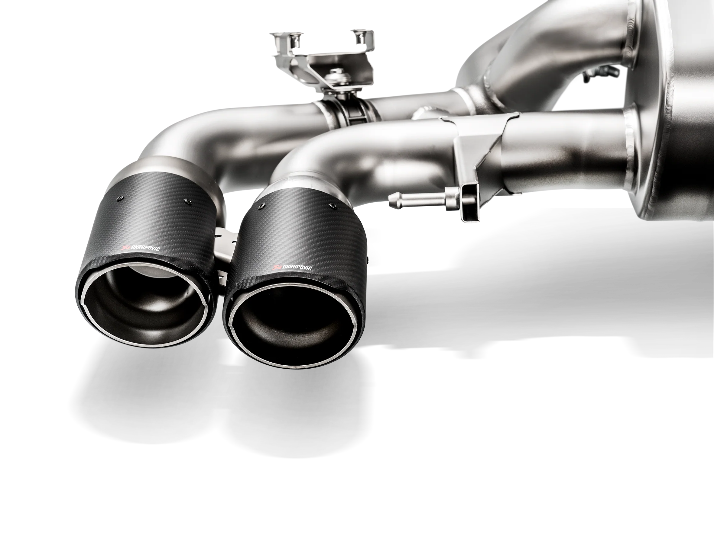 Akrapovic BMW F90 M5 Slip-On Line (Titanium) Exhaust System with Carbon Tailpipes - Image 3