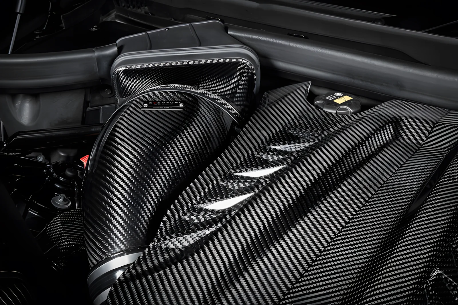Eventuri BMW X5M/X6M/XM | Carbon Intake System with Engine Cover - Image 5